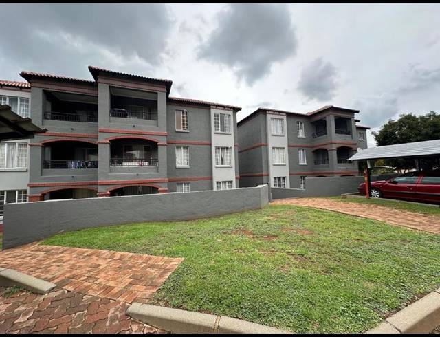 2 BEDROOM APARTMENT FOR SALE IN CASTLEVIEW